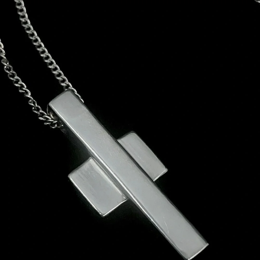 GUCCI RARE Cross Necklace 😇